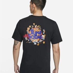 Men’s size Medium Nike Tune Squad tee